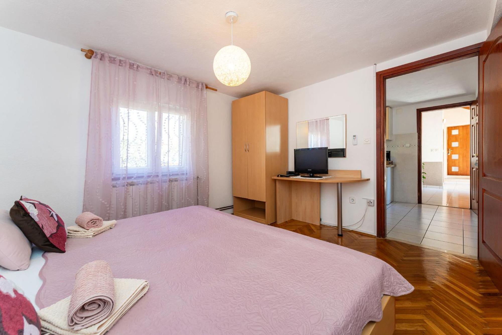 Apartments Adriana Starigrad Paklenica Zimmer foto